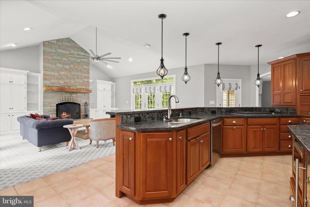 2400 SUMMERFIELD DR, Finksburg, MD 21048