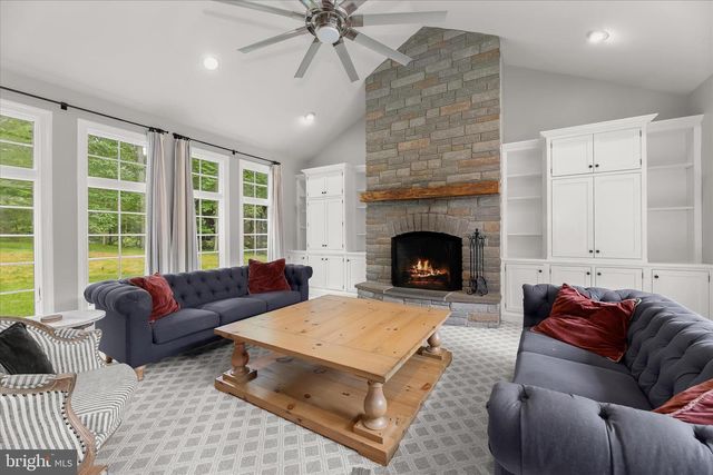 2400 SUMMERFIELD DR, Finksburg, MD 21048