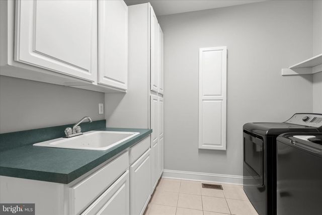 2400 SUMMERFIELD DR, Finksburg, MD 21048