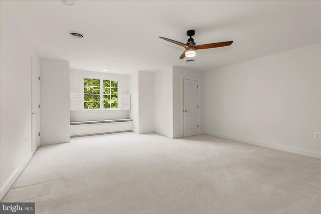 2400 SUMMERFIELD DR, Finksburg, MD 21048