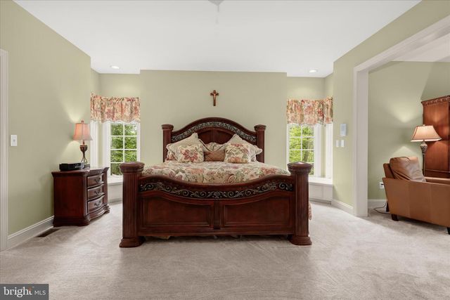 2400 SUMMERFIELD DR, Finksburg, MD 21048