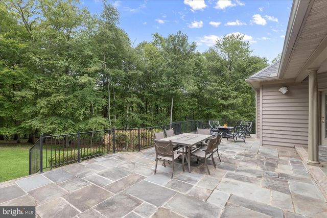 2400 SUMMERFIELD DR, Finksburg, MD 21048