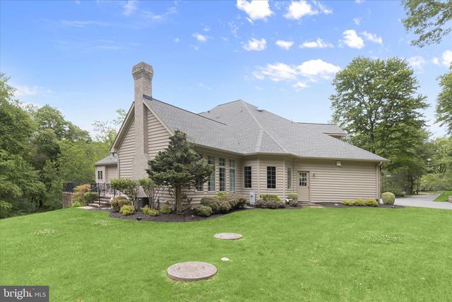 2400 SUMMERFIELD DR, Finksburg, MD 21048