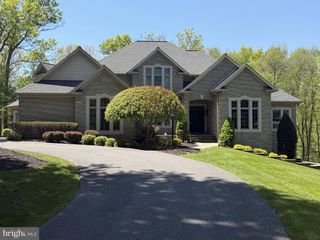 2400 SUMMERFIELD DR, Finksburg, MD 21048