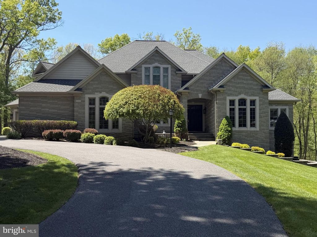 2400 SUMMERFIELD DR, Finksburg, MD 21048