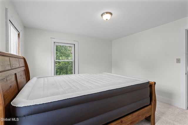 51 4th Avenue, Gloversville, NY 12078