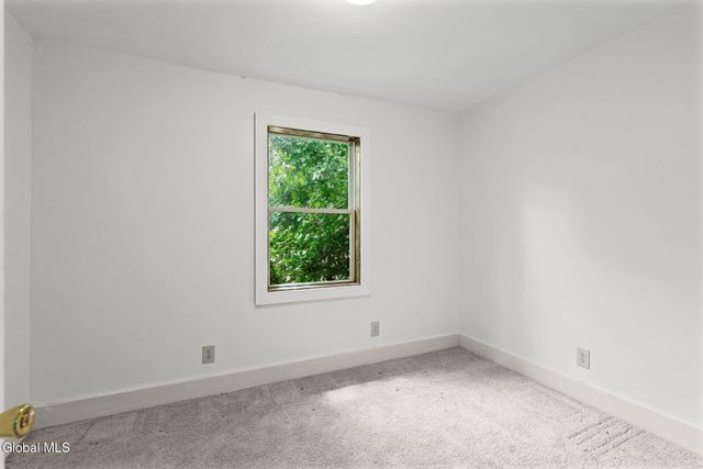 51 4th Avenue, Gloversville, NY 12078