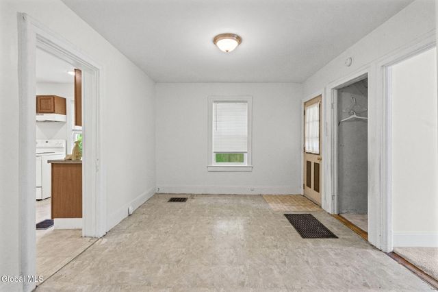 51 4th Avenue, Gloversville, NY 12078