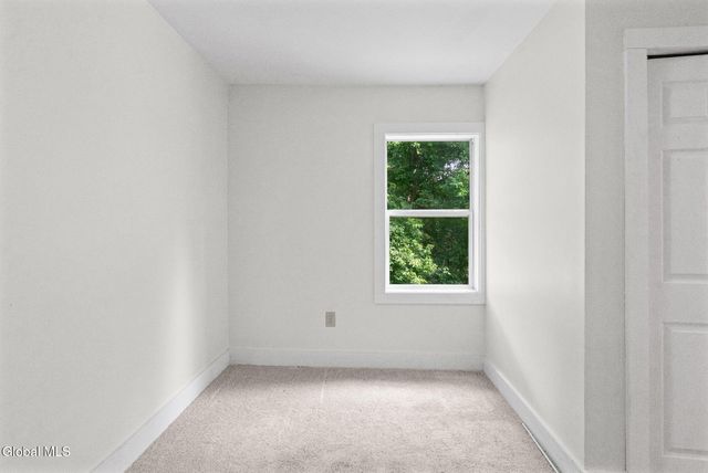 51 4th Avenue, Gloversville, NY 12078