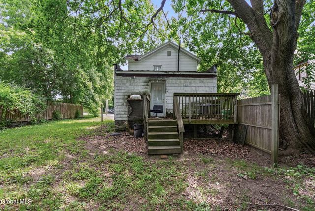 51 4th Avenue, Gloversville, NY 12078