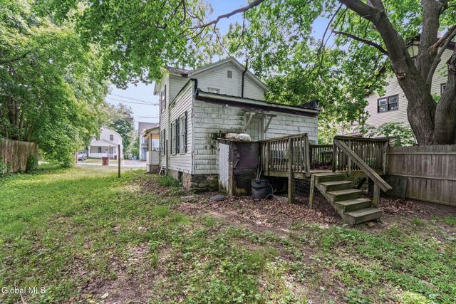 51 4th Avenue, Gloversville, NY 12078