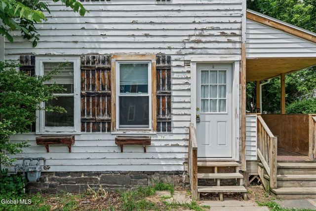 51 4th Avenue, Gloversville, NY 12078