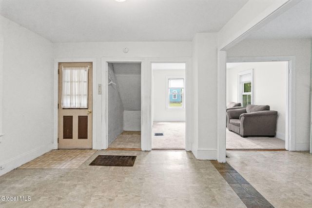 51 4th Avenue, Gloversville, NY 12078