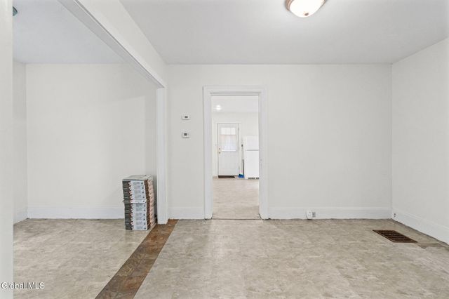 51 4th Avenue, Gloversville, NY 12078