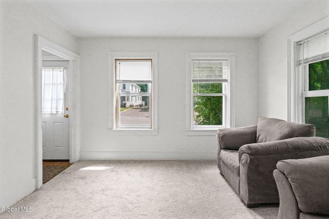 51 4th Avenue, Gloversville, NY 12078