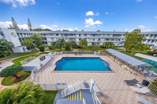 15610 NE 6th Ave 9B, Miami, FL 33162