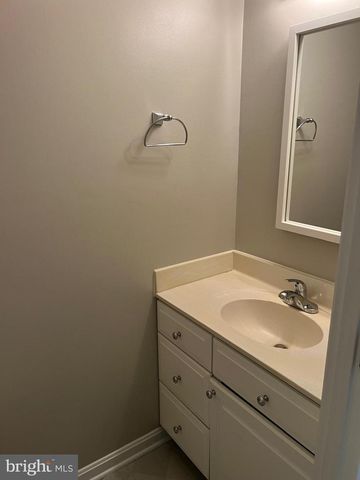 5 MADISON MILLS CT, Baltimore, MD 21228