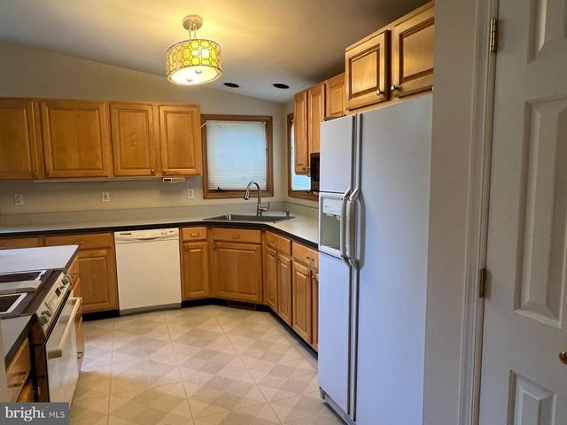 5 MADISON MILLS CT, Baltimore, MD 21228