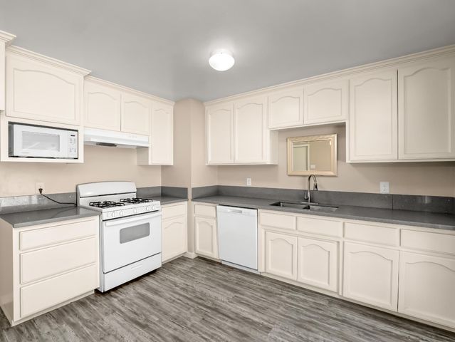 3576 N Marks Avenue, Fresno, CA 93722