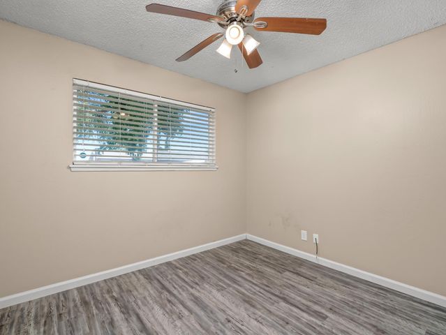 3576 N Marks Avenue, Fresno, CA 93722