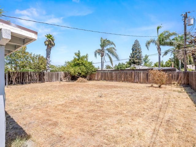3576 N Marks Avenue, Fresno, CA 93722