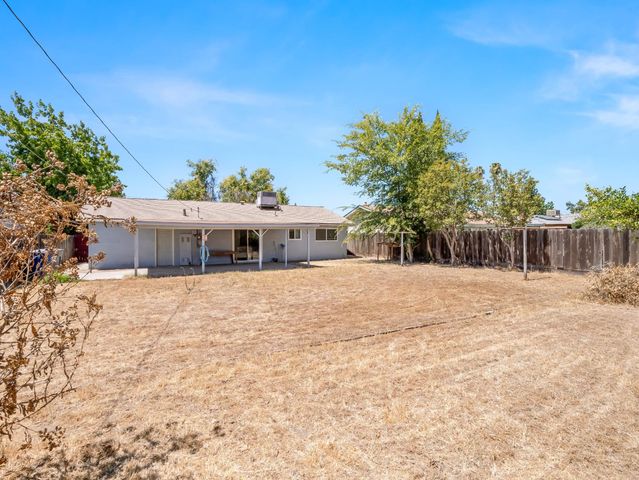 3576 N Marks Avenue, Fresno, CA 93722
