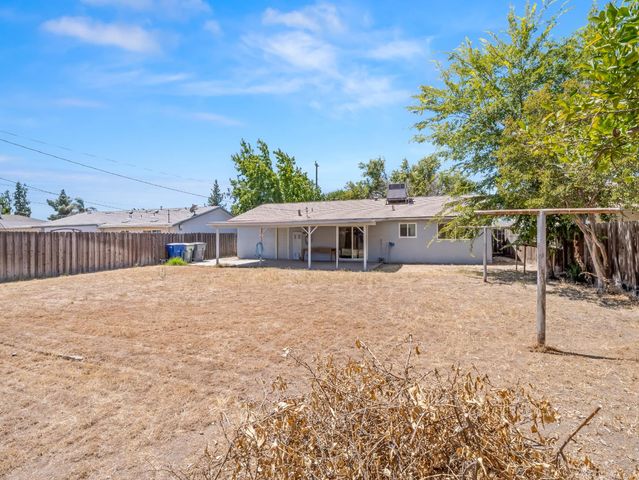 3576 N Marks Avenue, Fresno, CA 93722