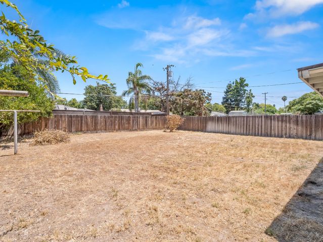 3576 N Marks Avenue, Fresno, CA 93722