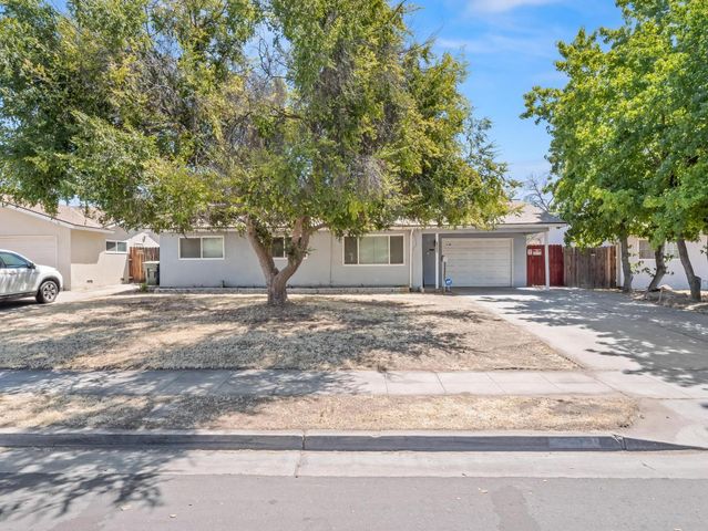 3576 N Marks Avenue, Fresno, CA 93722