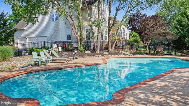 2011 WILLOWWOOD DR, Royersford, PA 19468
