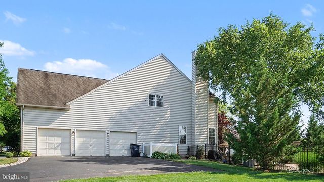 2011 WILLOWWOOD DR, Royersford, PA 19468
