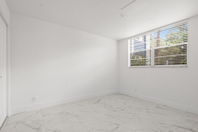 3090 Holiday Springs Boulevard Unit 109, Margate, FL 33063