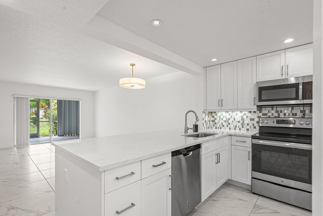 3090 Holiday Springs Boulevard Unit 109, Margate, FL 33063