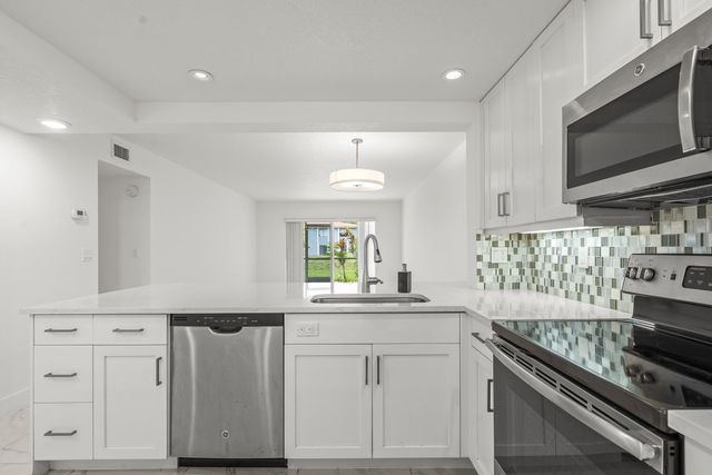 3090 Holiday Springs Boulevard Unit 109, Margate, FL 33063