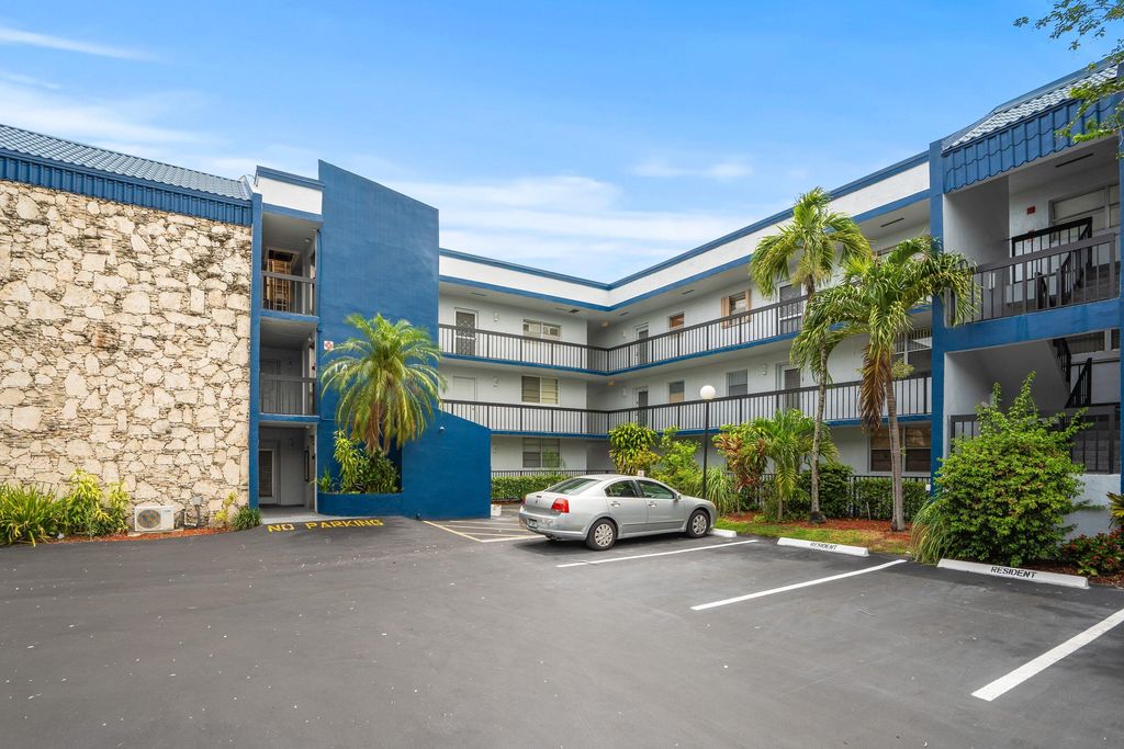 3090 Holiday Springs Boulevard Unit 109, Margate, FL 33063