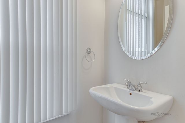 726 N Keystone Lane, Vernon Hills, IL 60061