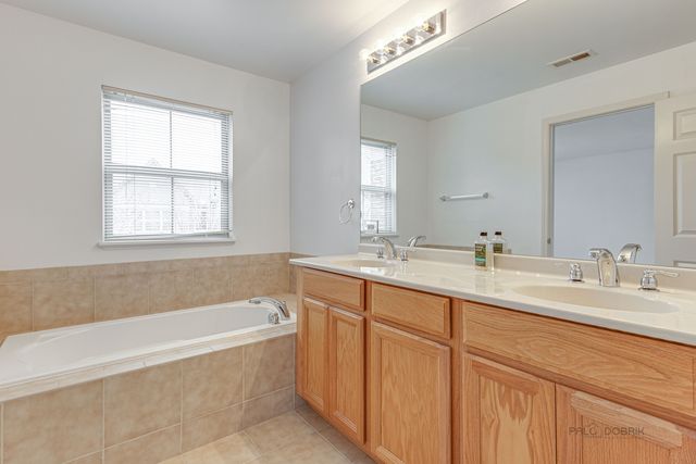 726 N Keystone Lane, Vernon Hills, IL 60061