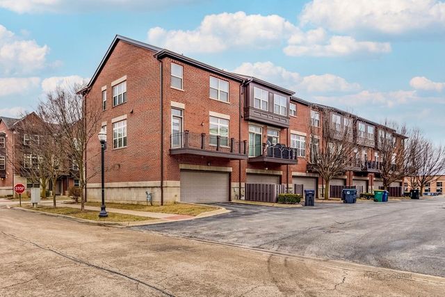 726 N Keystone Lane, Vernon Hills, IL 60061