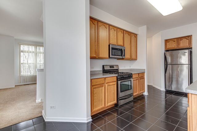 726 N Keystone Lane, Vernon Hills, IL 60061