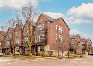 726 N Keystone Lane, Vernon Hills, IL 60061