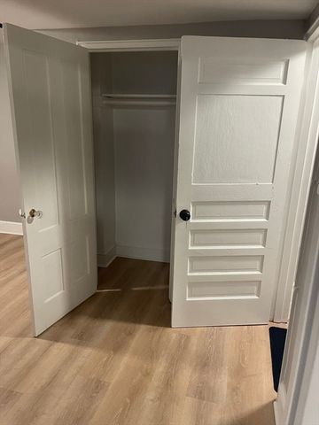 366 Essex St B, Salem, MA 01970