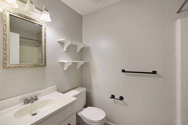 169 Timberlake Dr, Hendersonville, TN 37075