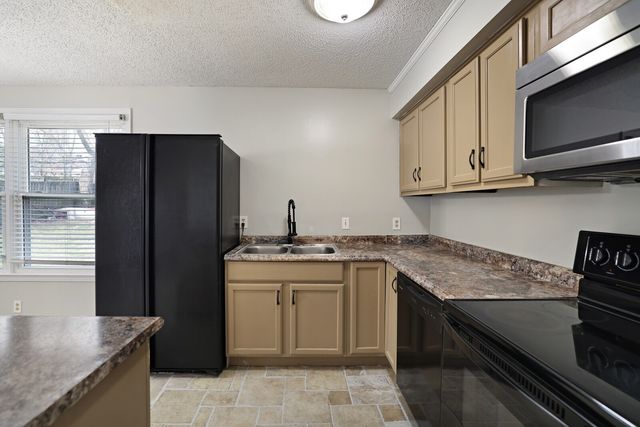 169 Timberlake Dr, Hendersonville, TN 37075