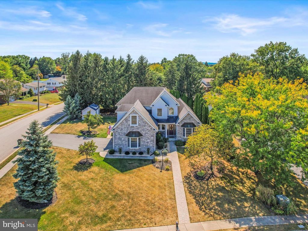 2200 PARKTON LN, York, PA 17408
