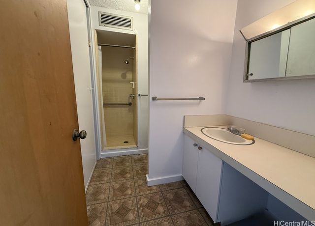 1650 Kanunu Street 916, Honolulu, HI 96814