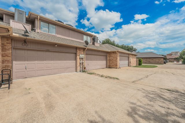 5893 Westhaven Drive, Fort Worth, TX 76132