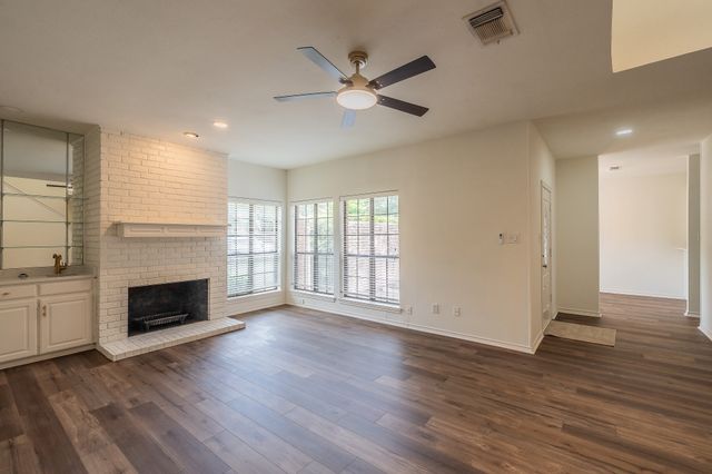 5893 Westhaven Drive, Fort Worth, TX 76132