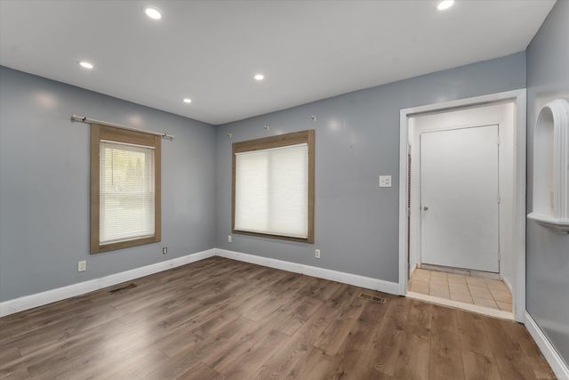 33600 Louise Avenue, Clinton Twp, MI 48035