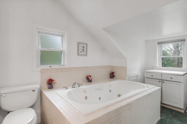 33600 Louise Avenue, Clinton Twp, MI 48035