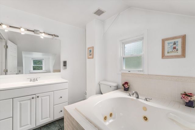 33600 Louise Avenue, Clinton Twp, MI 48035